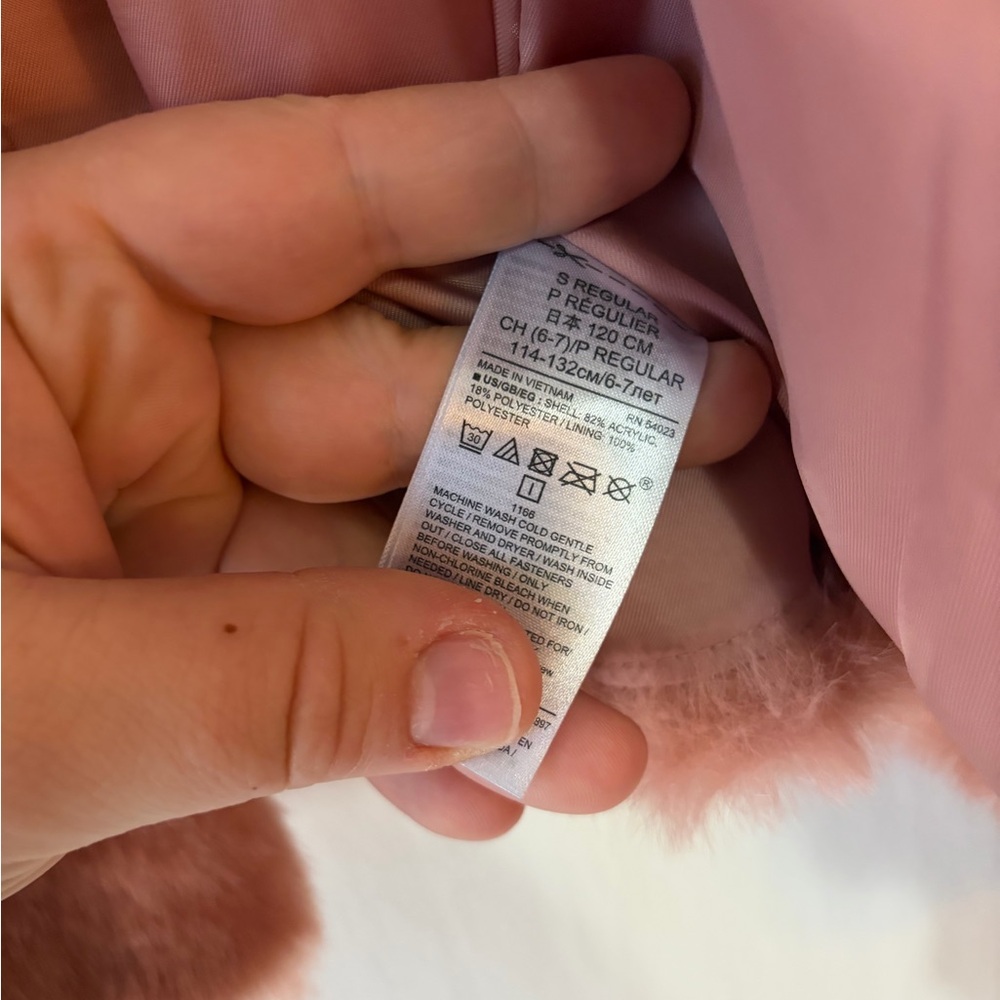 GAP Kids Soft Pink Faux Fur Coat size small - Picture 5 of 7